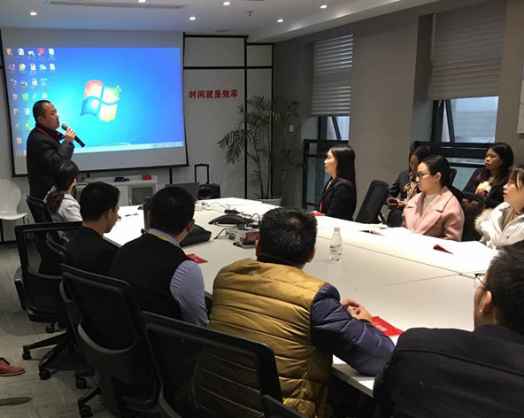 紀檢監察部赴重租賃公司開展廉潔教育培訓活動